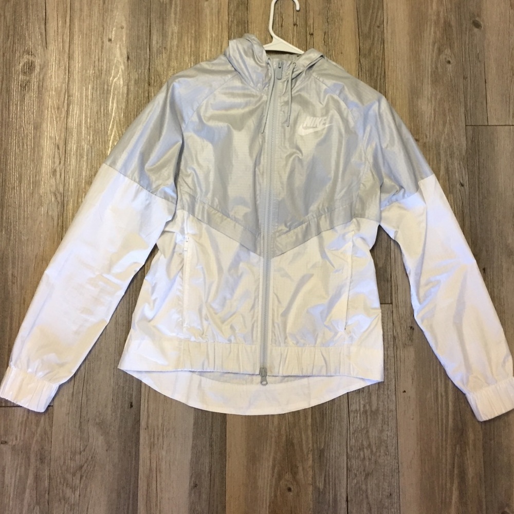 NIKE white retro windbreaker with hood size small